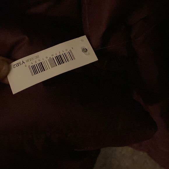 Amazon Essentials Women's Lightweight Long-Sleeve Water-Resistant Puffer Jacket - Picture 11 of 11